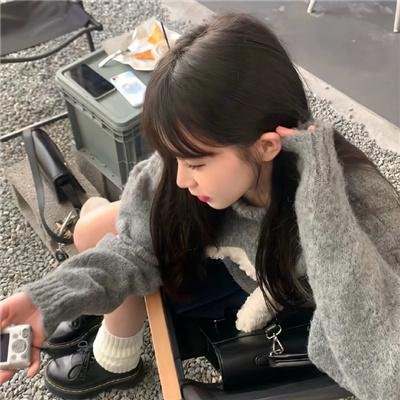 老艺术家孙女恋爱脑怒怼网友，前后半年内幕曝光，学校展开调查